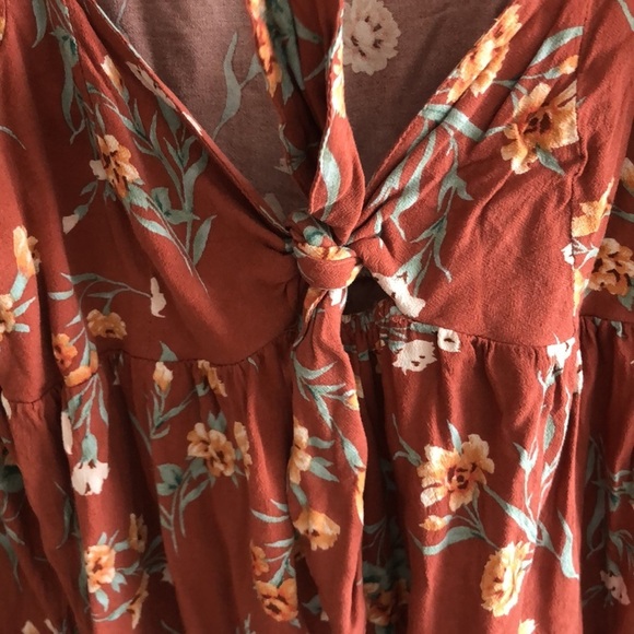 AMERICAN EAGLE | Burt orange floral long sleeve by top top - Picture 2 of 6